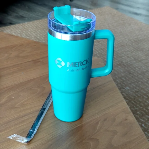 30oz Tumbler with straw and handle NWOT - Picture 2 of 6